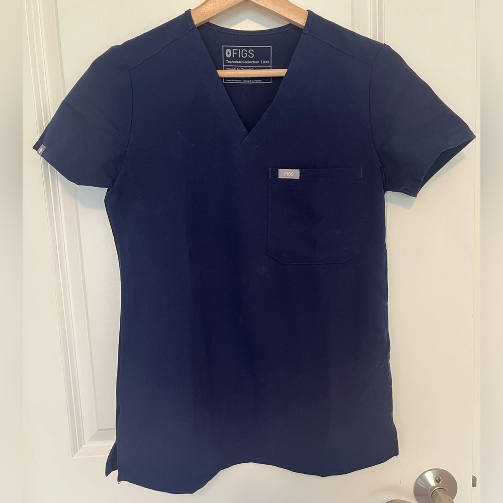 FIGS Catarina Scrub Top